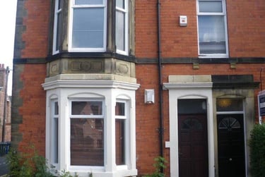 5 bed house, Myrtle Grove, Jesmond, Newcastle, NE23HT - Image 2